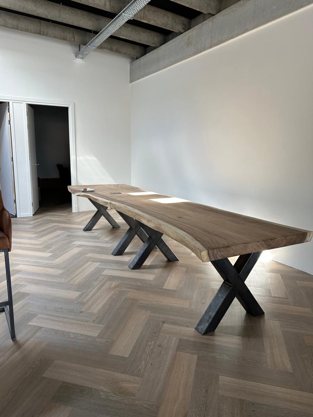 Bureau suarhout massief
