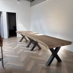 Bureau suarhout massief
