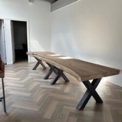 Bureau suarhout massief