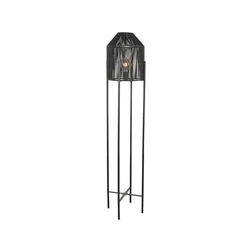 Moderne zwarte vloerlamp met metalen kader en sfeervolle opengewerkte kap, perfect voor stijlvolle interieurverlichting.