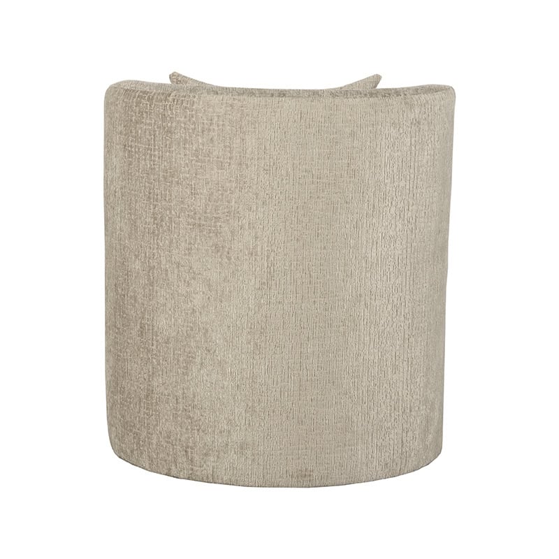 Zachte beige fauteuil bekleed met comfortabel stof, perfect voor een gezellige zithoek.