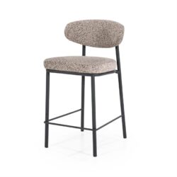 Minimalistische barkruk met gemêleerd stoffen zitting en rugleuning, strak zwart metalen frame, geschikt voor moderne keukens en bars.