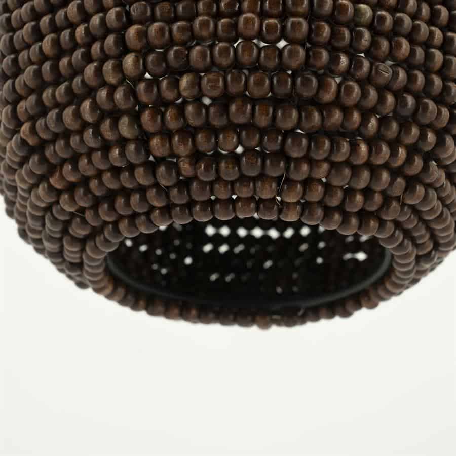 Roodbruine houten kralen lampenkap, modern interieuraccessoire, designverlichting, handgemaakt maatwerk, warme sfeerverlichting voor woonkamer en eetkamer.