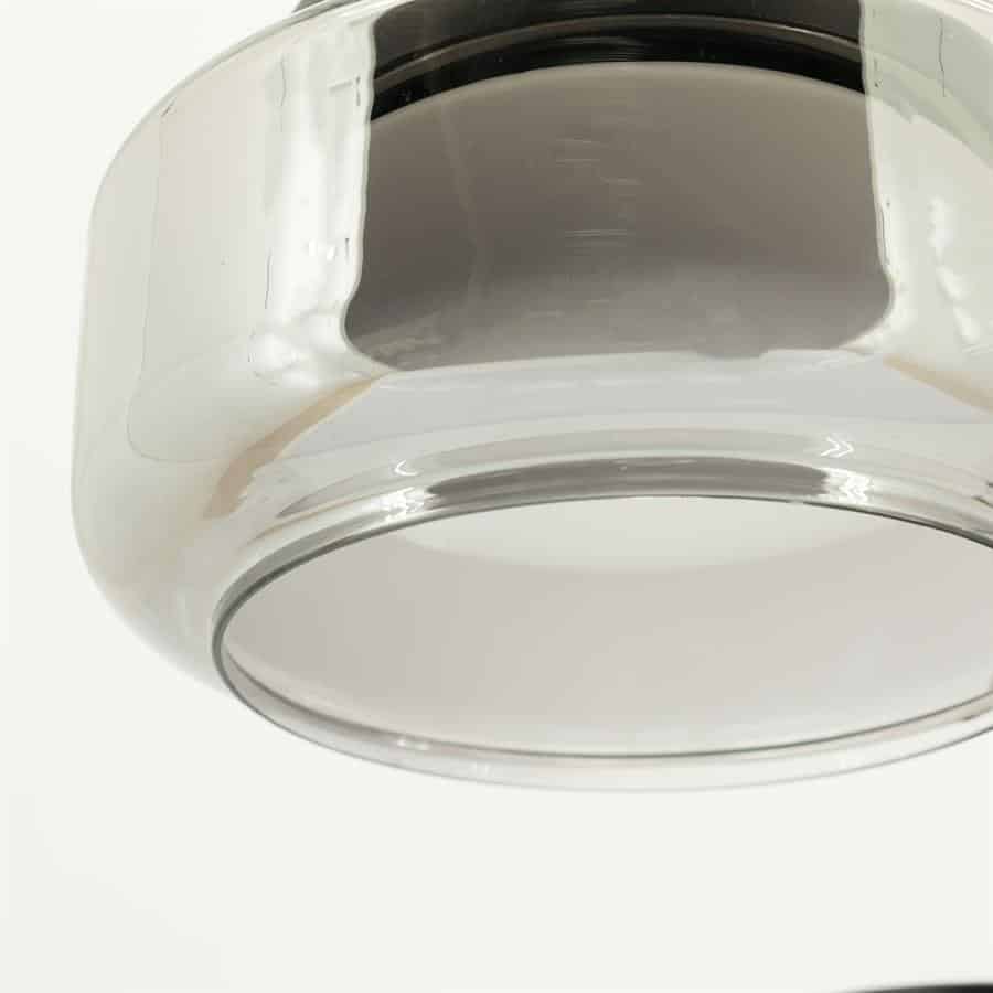 RVS hanglamp met modern design, opvallend en stijlvol verlichtingselement voor interieur en keuken.