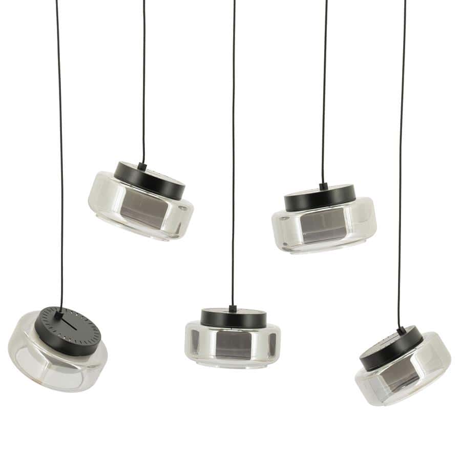 Lampen met glazen kappen en zwarte details, modern en stijlvol design.