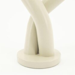 Elegant eetkamertafel met moderne, ronde basis in naturel houtlook, ideaal voor een strakke en stijlvolle inrichting. Perfect voor moderne interieurontwerpen en comfortabel samenzijn.