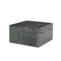 Marmeren bijzettafel van Mokana Meubelen, elegant en luxe design, ideaal als eyecatcher in je woonkamer of lounge. Hoogwaardige afwerking met natuurlijke marmer textuur.