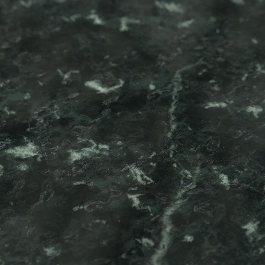 Donker groene marmeren oppervlakte met witte aderen, luxe keukentablet of aanrechtblad, natuurlijke stenen uitstraling, elegant en stijlvol design.