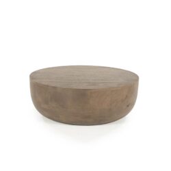 Robuuste houten salontafel met natuurlijke afwerking, perfect voor een moderne woonkamer als eyecatcher of functioneel meubelstuk.