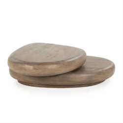 Rustieke houten salontafel met een natuurlijke afwerking, perfect voor een Scandinavisch interieur. Gemaakt van hoogwaardig hout, stijlvolle en duurzame meubelstukken van Mokana Meubelen.