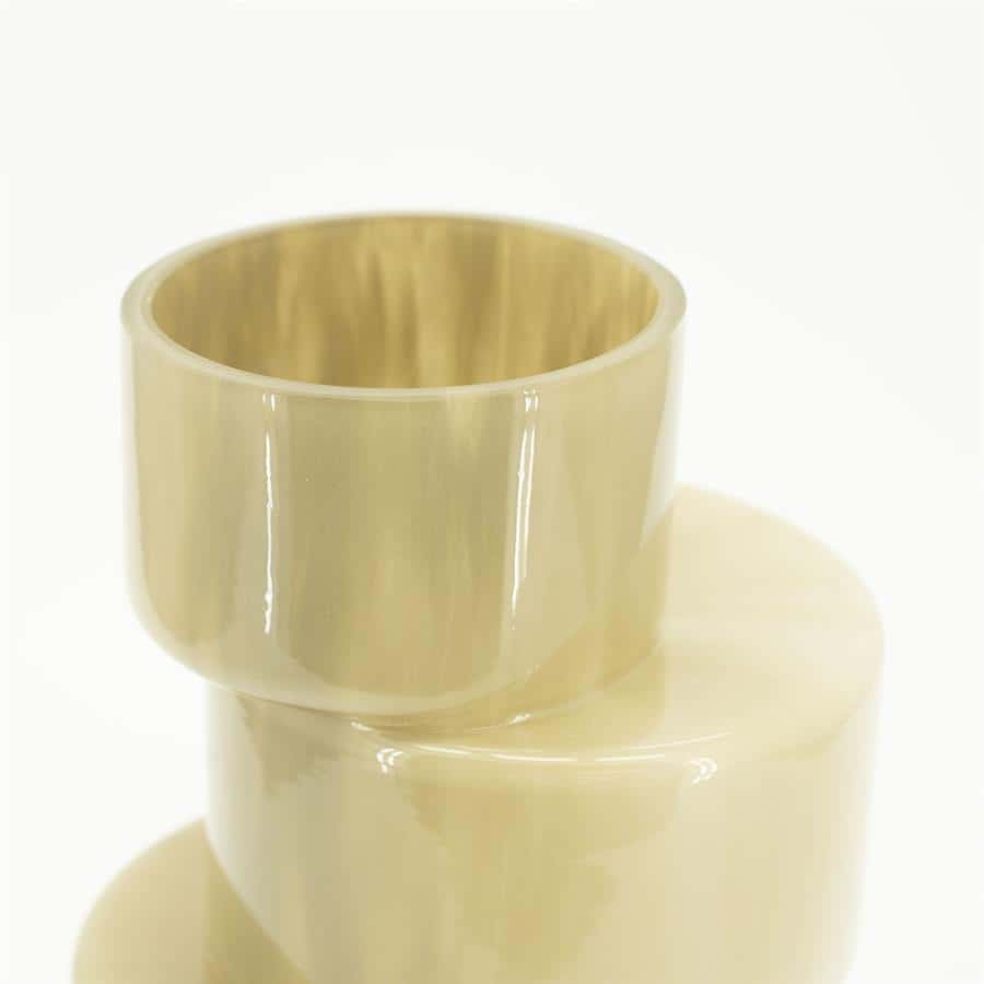 Prachtige ivoorkleurige houten bekers, perfect voor meubelaccenten en decoratie, gemaakt van hoogwaardig hout, elegant en duurzaam, specifiek voor stijlvolle interieur- en meubelcreaties.