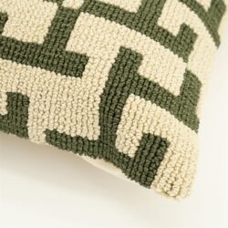Hoogwaardige gestreepte sierkussen met zachte textuur en modern design, Perfect voor huisdecoratie en comfortabel meubilair.
