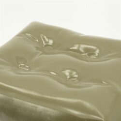 Glanzend gestoffeerd tapijt of meubel met knopen, luxe en comfort, modern design, hoge kwaliteit, praktische en stijlvolle woonkamermeubels voor een elegante interieurstijl.