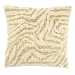 Mooie beige en crème gestreepte flanellen sierkussen met speelse zachte textuur.