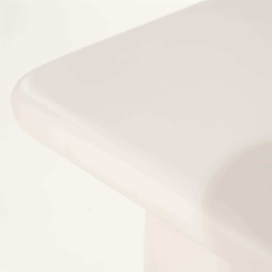 Rustvrije witte tafelblad van modern design, perfect voor stijlvolle eet- en salontafels, voorzien van strakke afwerking en duurzame materialen, ideaal voor elk modern interieur.