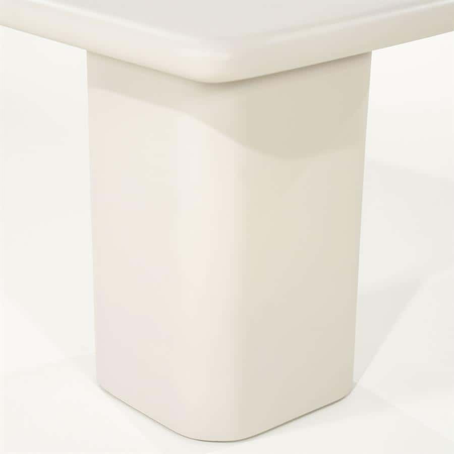 Elegant wit houten meubel met afgeronde randen geschikt voor moderne interieurdecoratie.