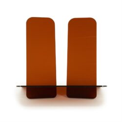 Geborstelde houten wandplanken in bruin, modern design, Mokana meubelen.