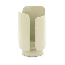 Hoofdafbeelding van een modern witte plantenbak van Mokana Meubelen, strak design, geschikt voor binnen en buiten, gemaakt van duurzaam materiaal.