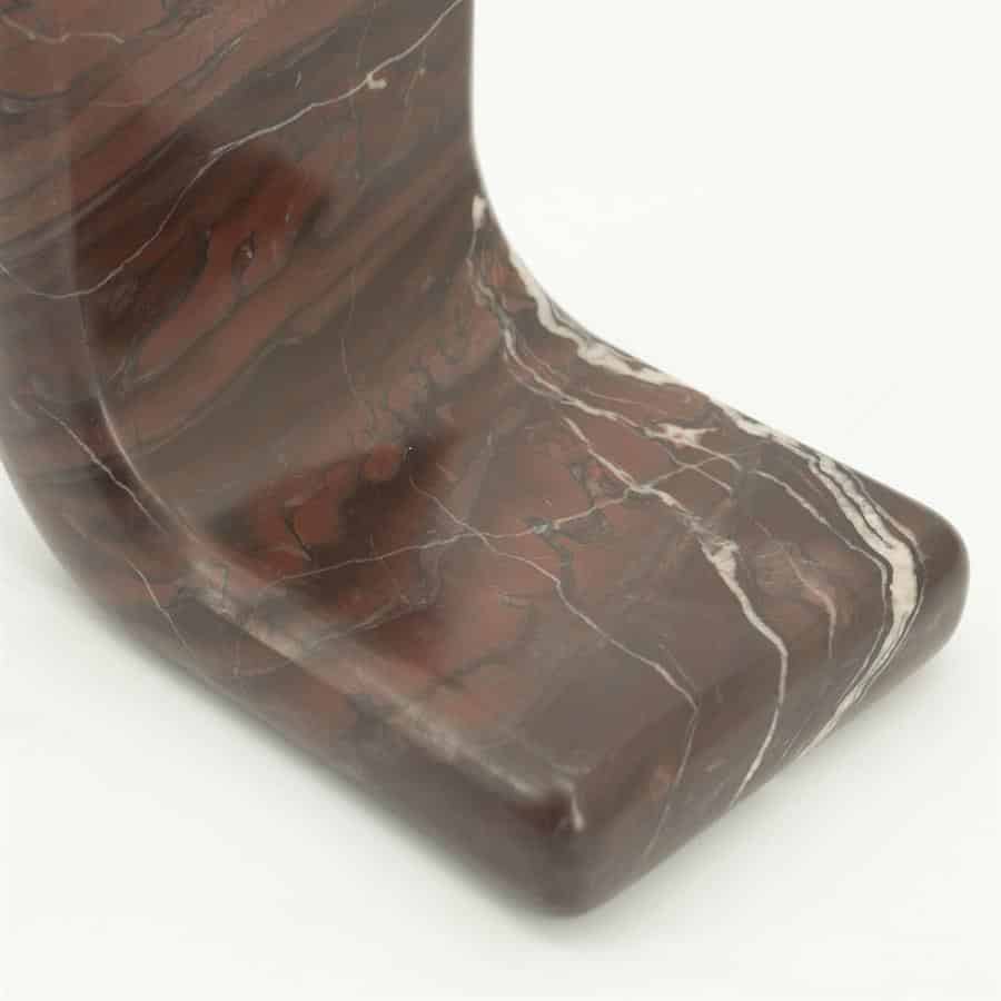 Elegante tafelbasis van donkerbruine marmer met prachtige witte aderen, perfect voor luxe interieurs en meubelontwerp.