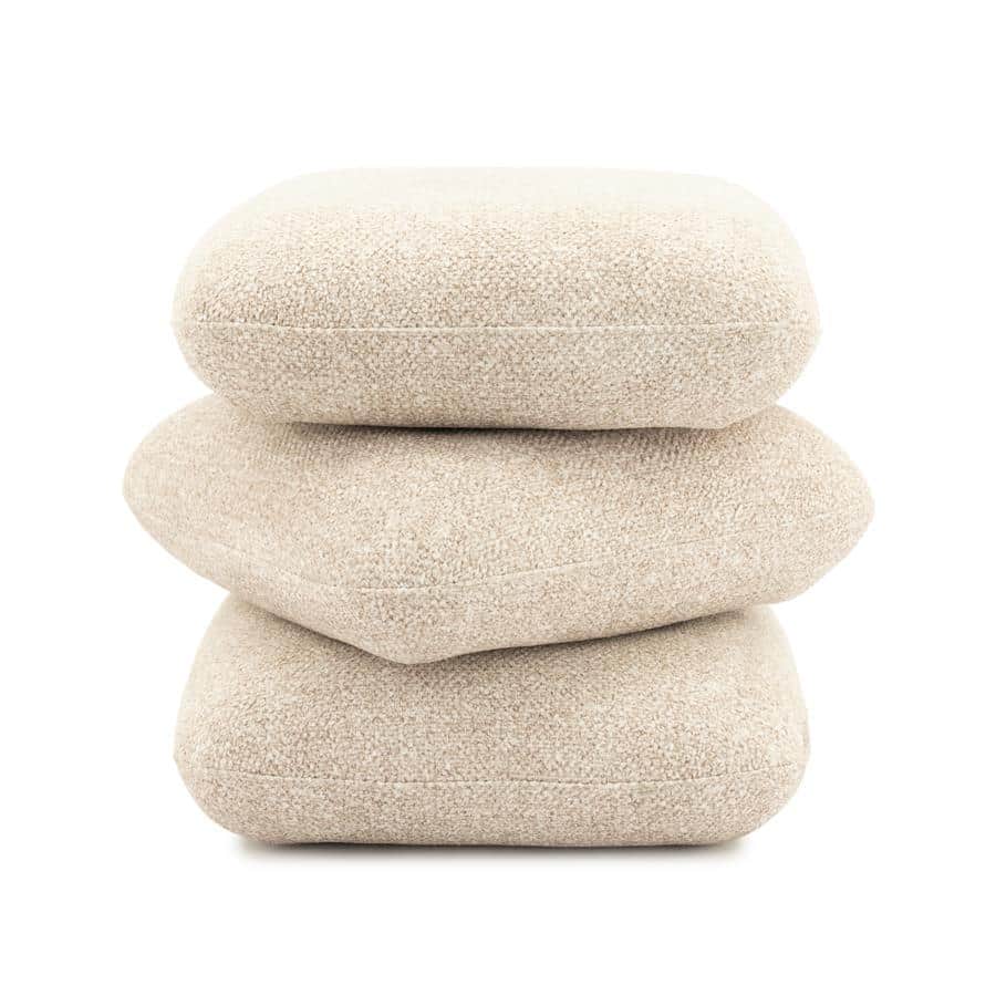 Kussens, beige, zachte meubelaccessoires, comfortabele zitkussens, modern design.