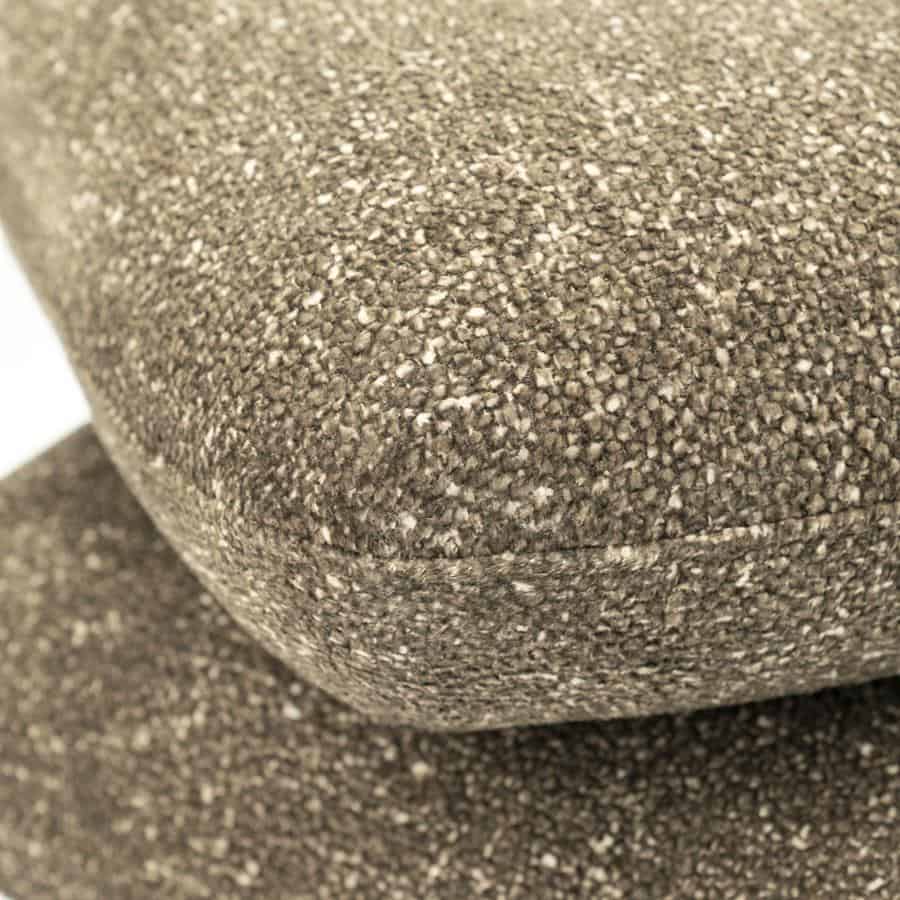 Zandkleurige stoffen stoffering voor moderne meubels met textuur en kwaliteitsafwerking.