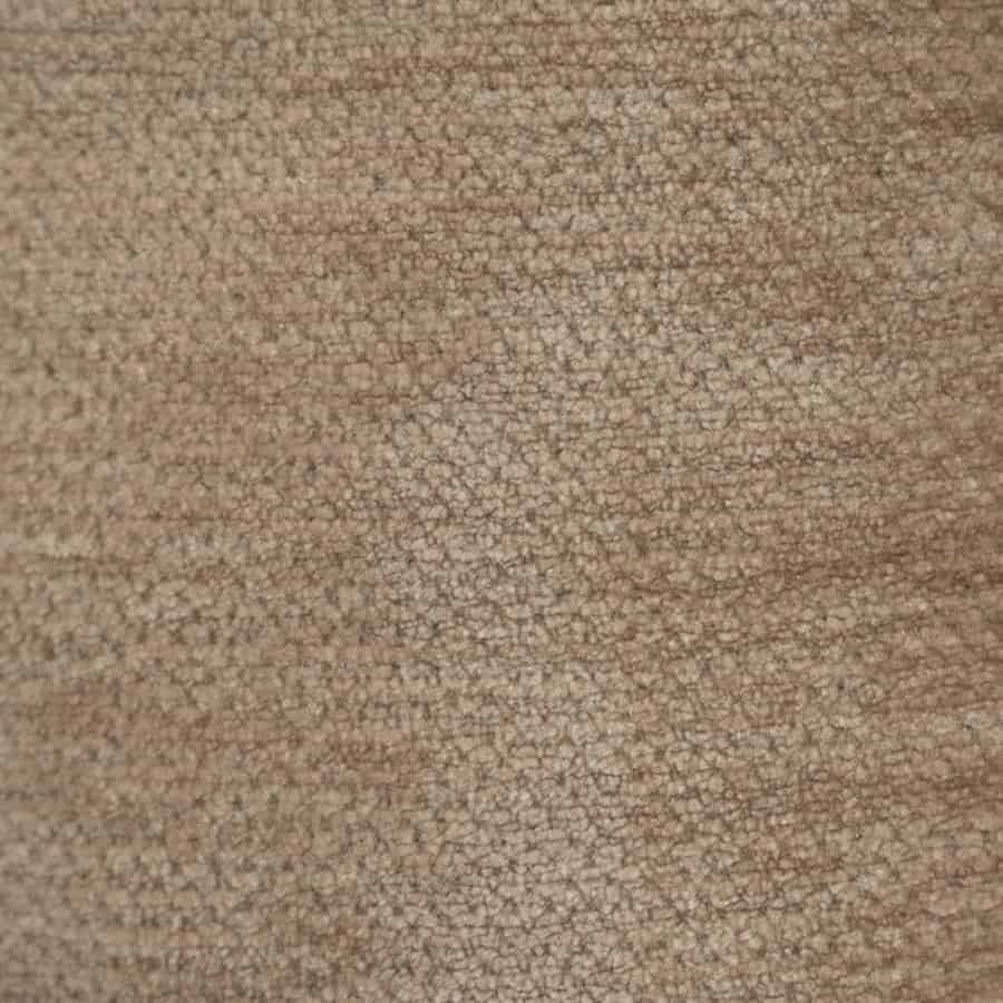 Bankje van velvet stof, meubeltextiel, bekleding, zachte zitgelegenheid, Mokana Meubelen, comfortabele bank ondergrond.