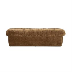 Bank chesterfield bankstel met vintage uitstraling en comfortabel velvet bekleding, perfect voor een gezellige woonkamer.