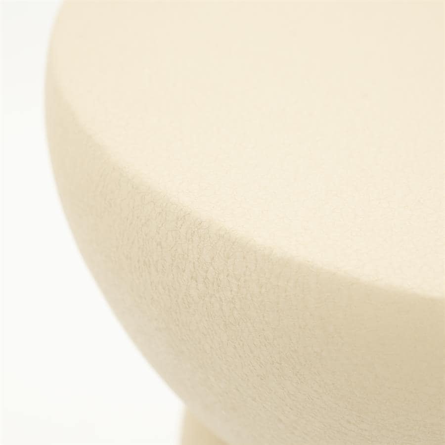 Prachtige close-up van een wit gekleurde, ergonomische stoel met een zachte, matte afwerking die perfect past in een modern interieur.