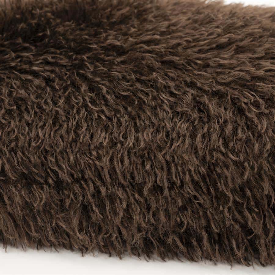 Knuffelige bruine teddy stof voor meubelen op maat bij Mokana Meubelen.