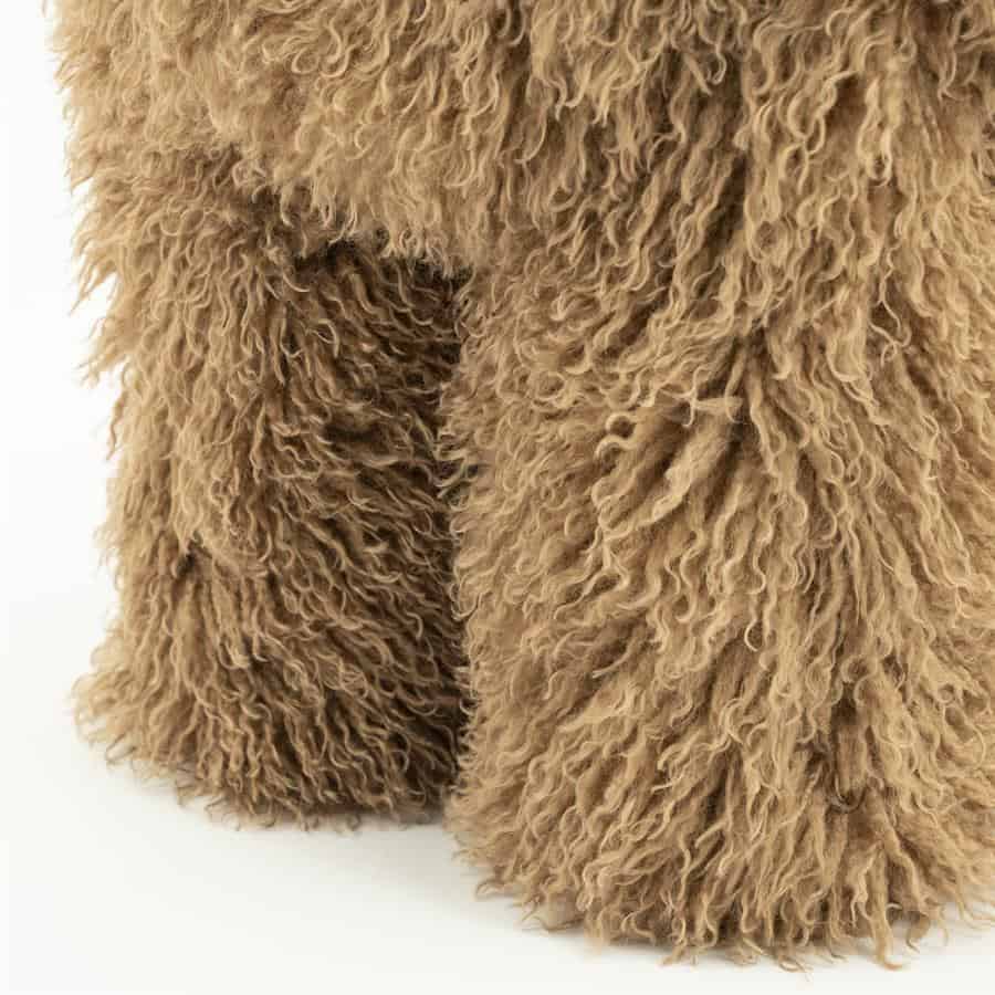 Zachte, grof geweven teddy stof voor meubelbekleding, warme en gezellige textuur, perfect voor comfortabele banken en stoelen, geschikt voor interieurdecoratie en meubelrestauratie.