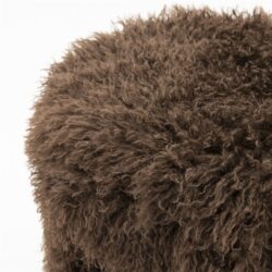 Broeddieruige vacht, perfect voor comfortabele meubelen en accessoires bij Mokana Meubelen.