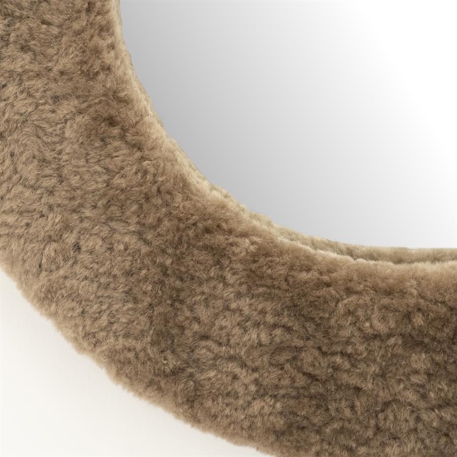 Veelzijdige houten meubelen voor elk interieur, handgemaakt door Mokana Meubelen. Kies voor duurzame en stijlvolle Nederlandse design meubels met authentieke houtafwerking.