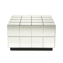 Reflecterende witte kast met 16 vakken, modern en Scandinavisch ontwerp, perfect voor opbergen en decoratief gebruik.