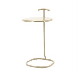 Vochtige houten plantenstandaard met ronde voet voor woon- en tuinaccessoires.