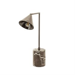 Verlichtingstaaklamp met metalen kap en marmeren basis voor moderne interieur styling.