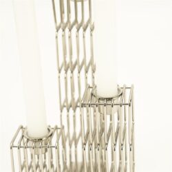 Glazen kandelaars in modern design, gemaakt van stainless steel met kaarsenhouder, perfect voor stijlvolle interieurdecoratie.