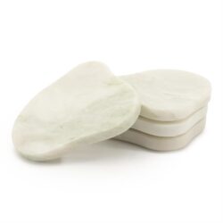 Zwarte en witte marmeren zeepbakjes voor badkamers en keukens.