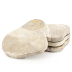 Lichte natuurstenen schaaltjes set voor decoratie en serviesgoed. Perfect voor een stijlvolle en natuurlijke sfeer in huis, keuken of tafel. Handgepolijst en uniek in elke set.