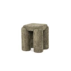 Robuuste stoffen bijzettafel in betonlook, modern ontwerp van Mokana Meubelen, perfect voor woonkamer of terras.