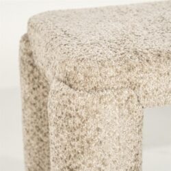 Soft beige, hoogwaardig, designer stoffer voor meubelen, perfect voor een moderne woonkamer of slaapkamer.