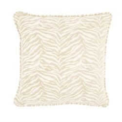 Zebra Print Sierkussen in Crème en Wit, Luxe Decoratie Accessoire van Mokana Meubelen.
