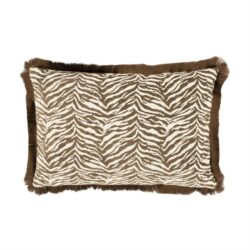 Rustiek wollen kussen met dierenharten zebra print, decoratief accessoire voor meubelen van Mokana Meubelen.