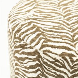 Vloerkleed met zebra print in beige en wit, perfect voor modern interieur, luxe en comfort.