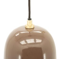 Hangoordekking van een modern design plafondlamp met bruin keramisch afwerking en zwarte snoer, perfect voor stijlvolle woningen.