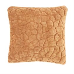 Kussen met okerkleurige velvet uitstraling en geometrisch patroon, perfect voor stijlvolle inrichting.