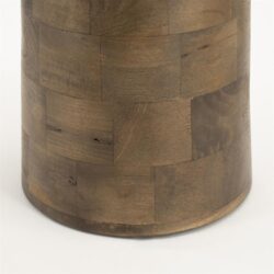 Robuuste houten meubelstuk met naturel afwerking, perfect voor een stijlvolle en functionele interieurdecoratie. Gemaakt van hoogwaardig hout met een prachtig ambachtelijk design.