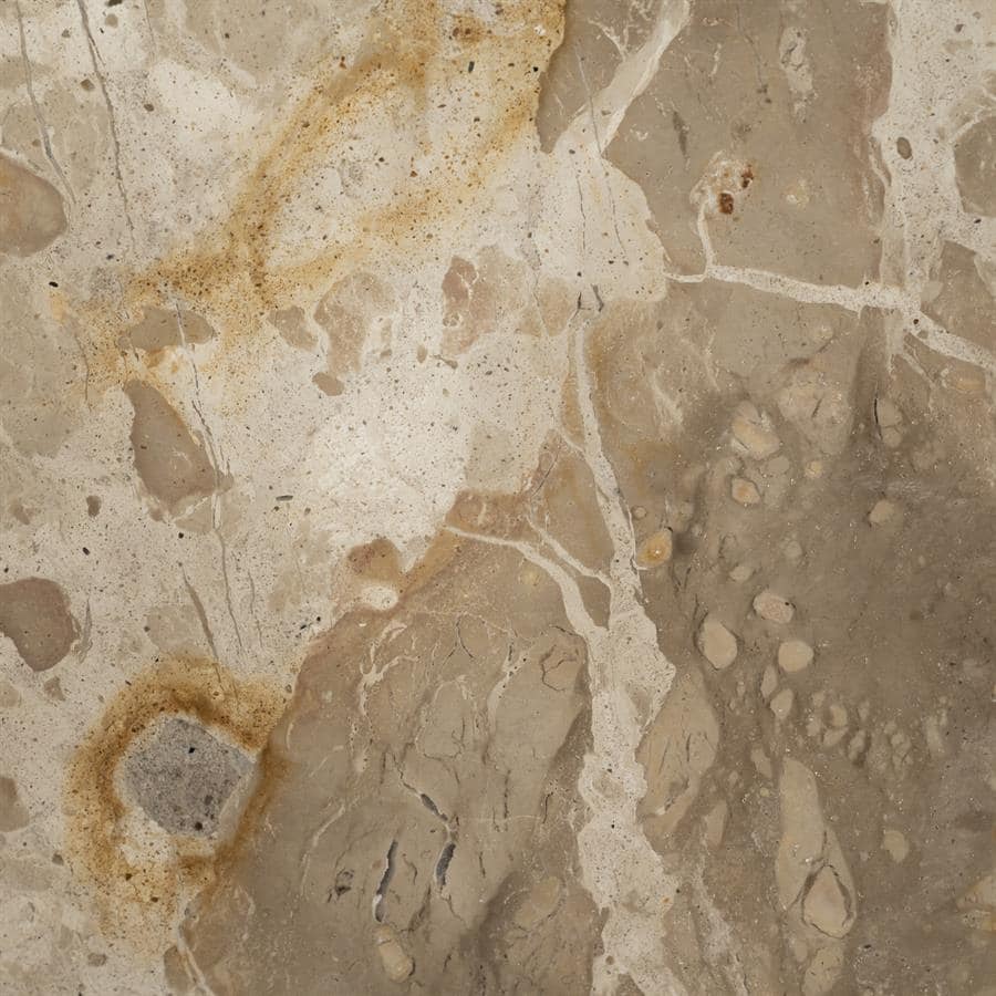 Natuurlijke marmerlook tegels met beige, crème en bruine tinten, perfect voor een luxe interieurdesign.