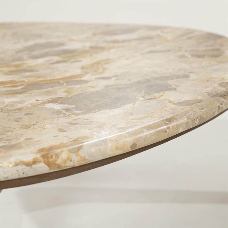 Vloer van marmer met beige, crème en lichte bruintonen, perfect voor meubelaccenten in modern en klassiek interieur.