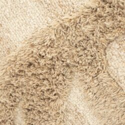 Luxueuze, zachte stoffen in beige en crème, perfect voor op maat gemaakte meubelen en accessoires, met pile en gebreide texturen voor een stijlvolle en warme uitstraling.