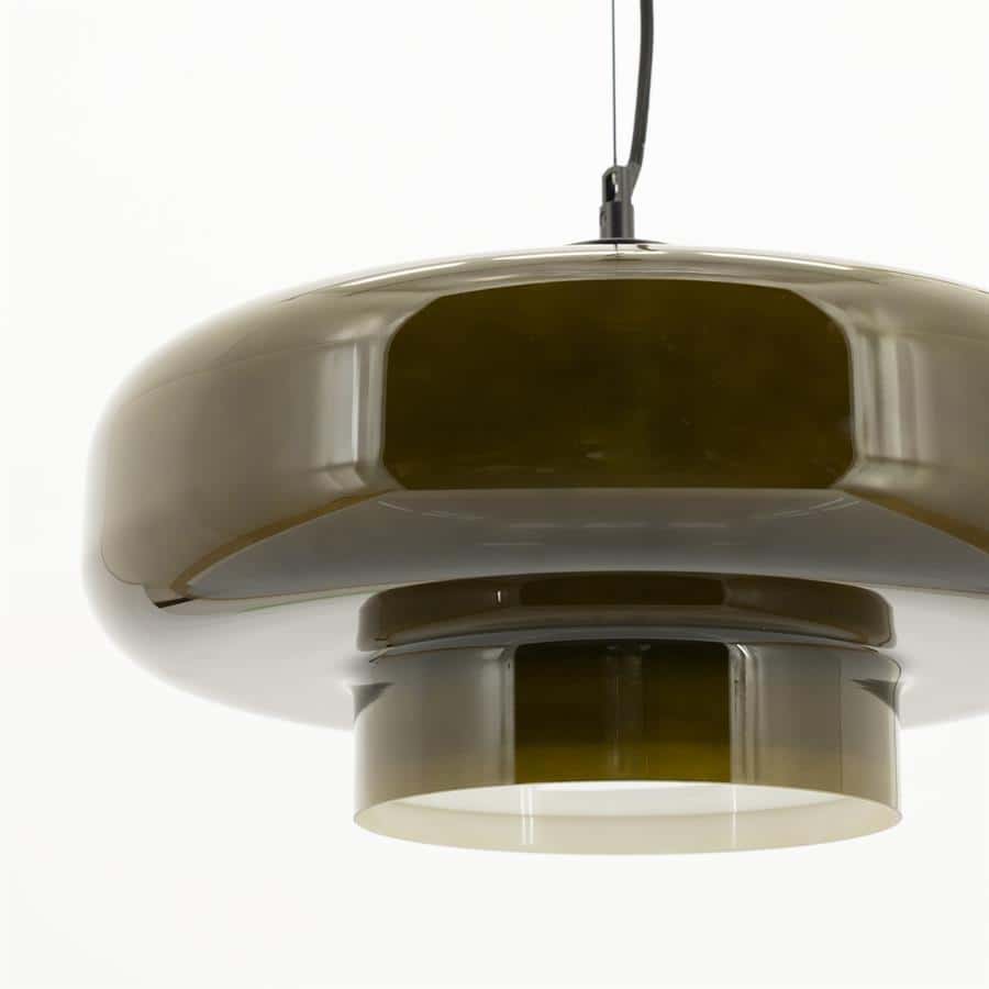 Stijlvolle moderne hanglamp met retro design, perfect voor een industrieel interieur of eetkamer. Hoogwaardige materialen en tijdloos ontwerp zorgen voor een sfeervolle ambiance.